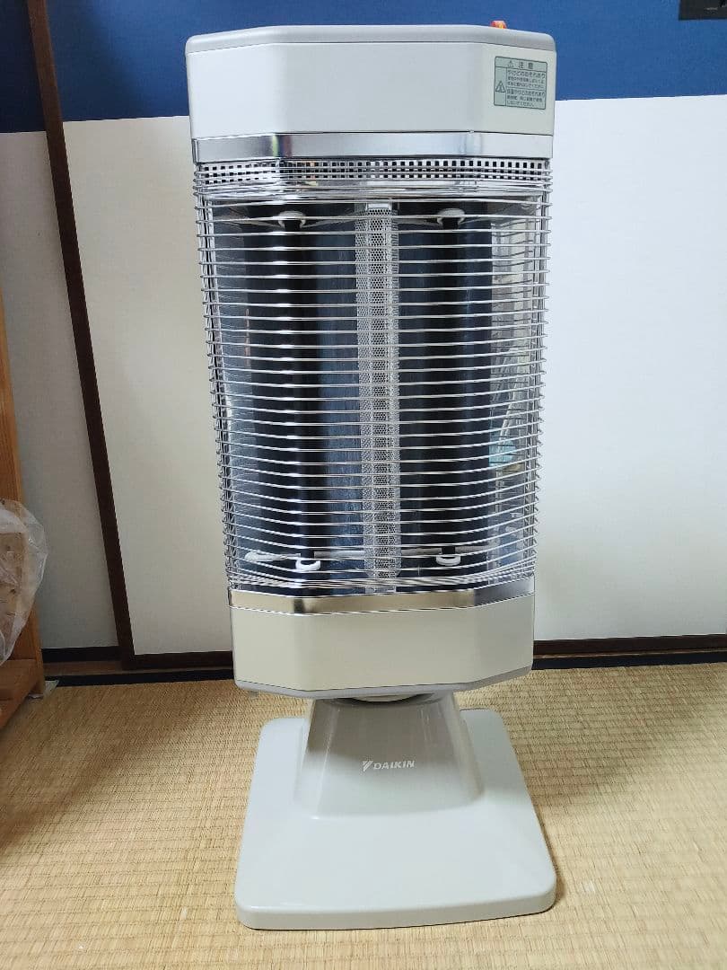 遠赤外線暖房機 DAIKIN ERFT11LS