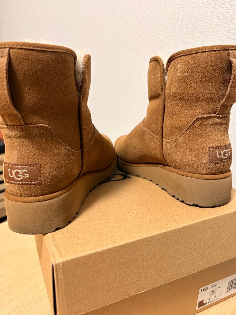 アグ　UGG ゆかり
