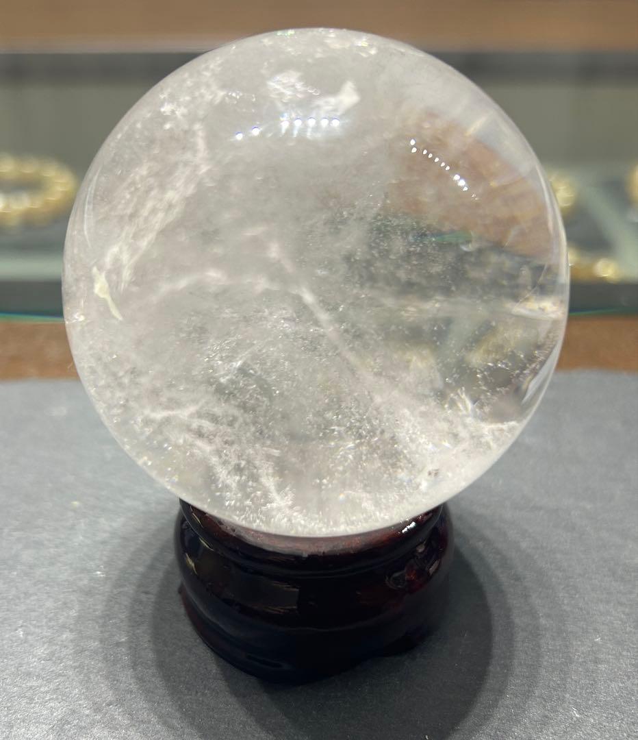 水晶丸玉　虹入り　66mm