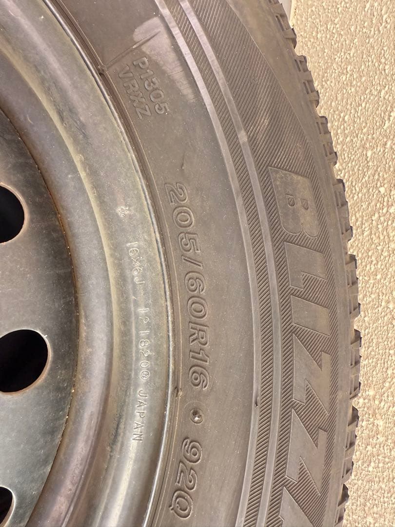 BLIZZAK 205/60R16 スタッドレスホイールセット 兵庫県引取り限定