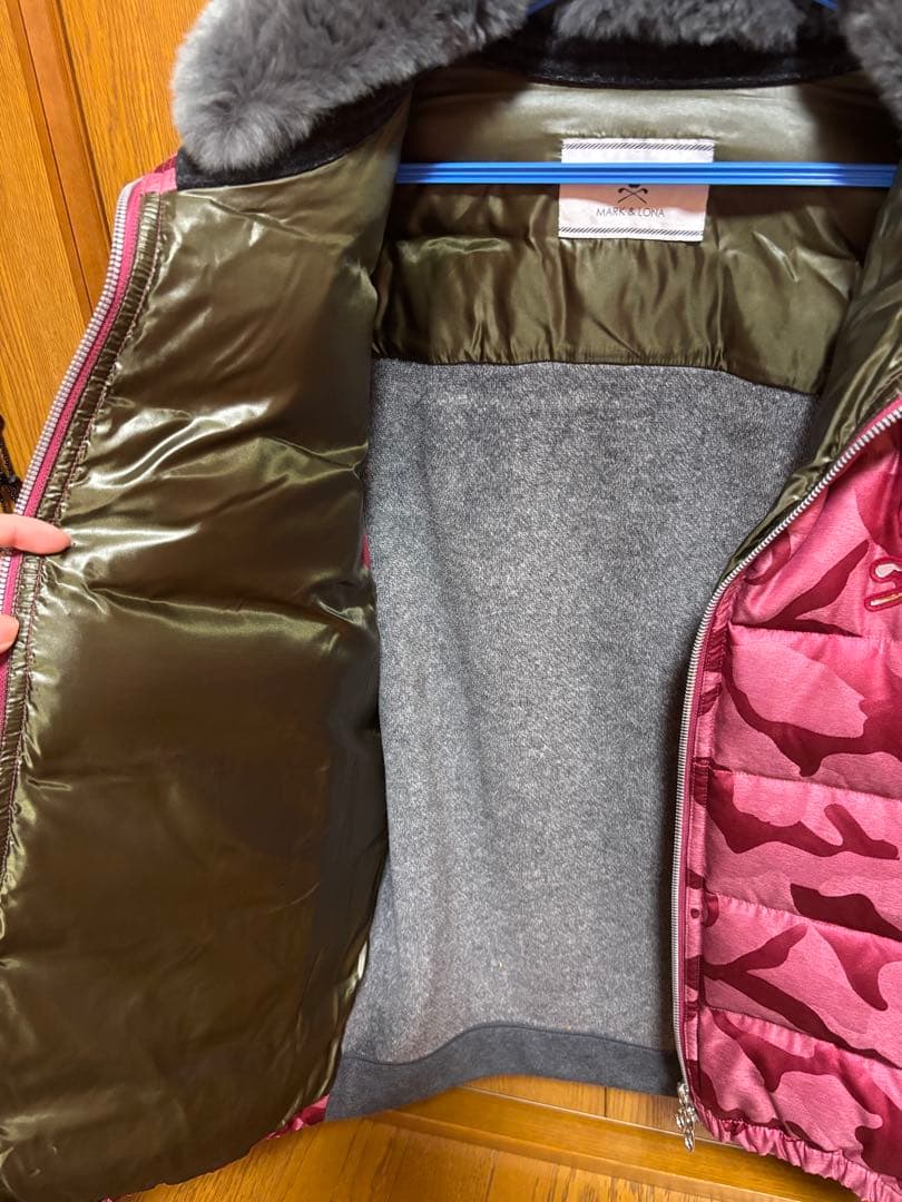 マークアンドロナ 迷彩柄ダウンジャケット ファー付き