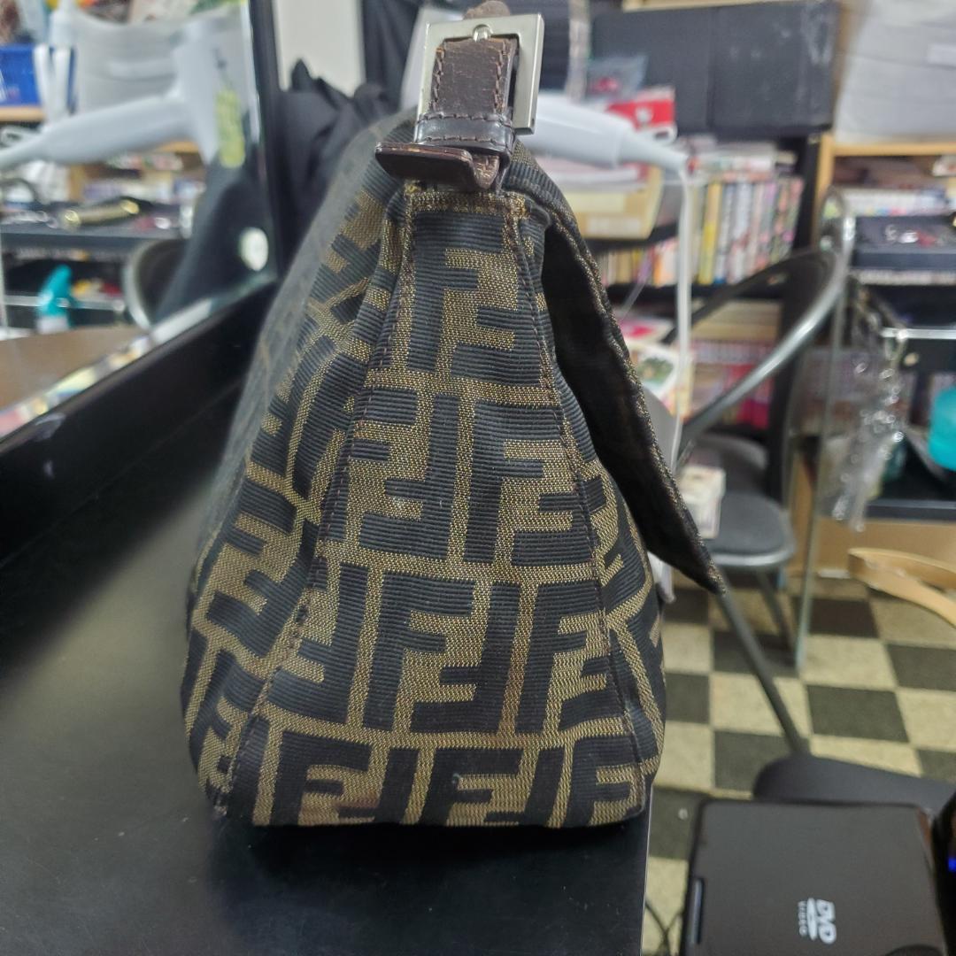 Fendi ロゴプリント ショルダーバッグ