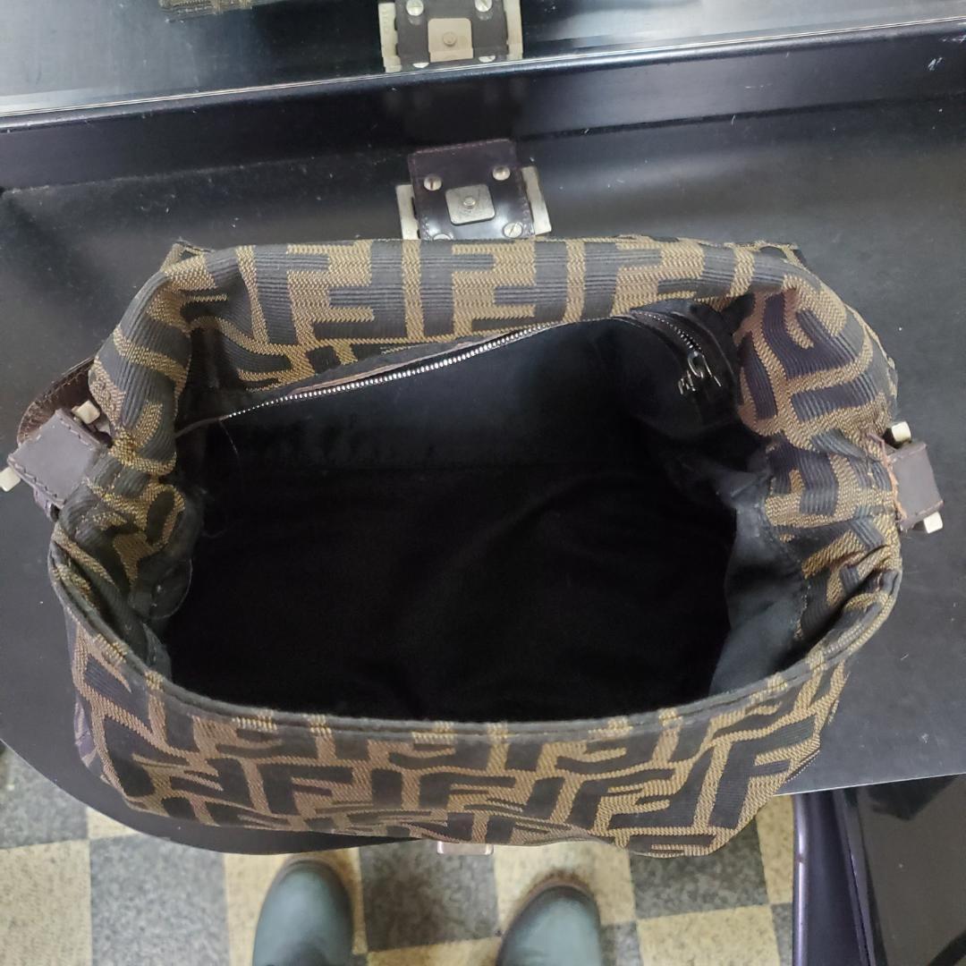 Fendi ロゴプリント ショルダーバッグ