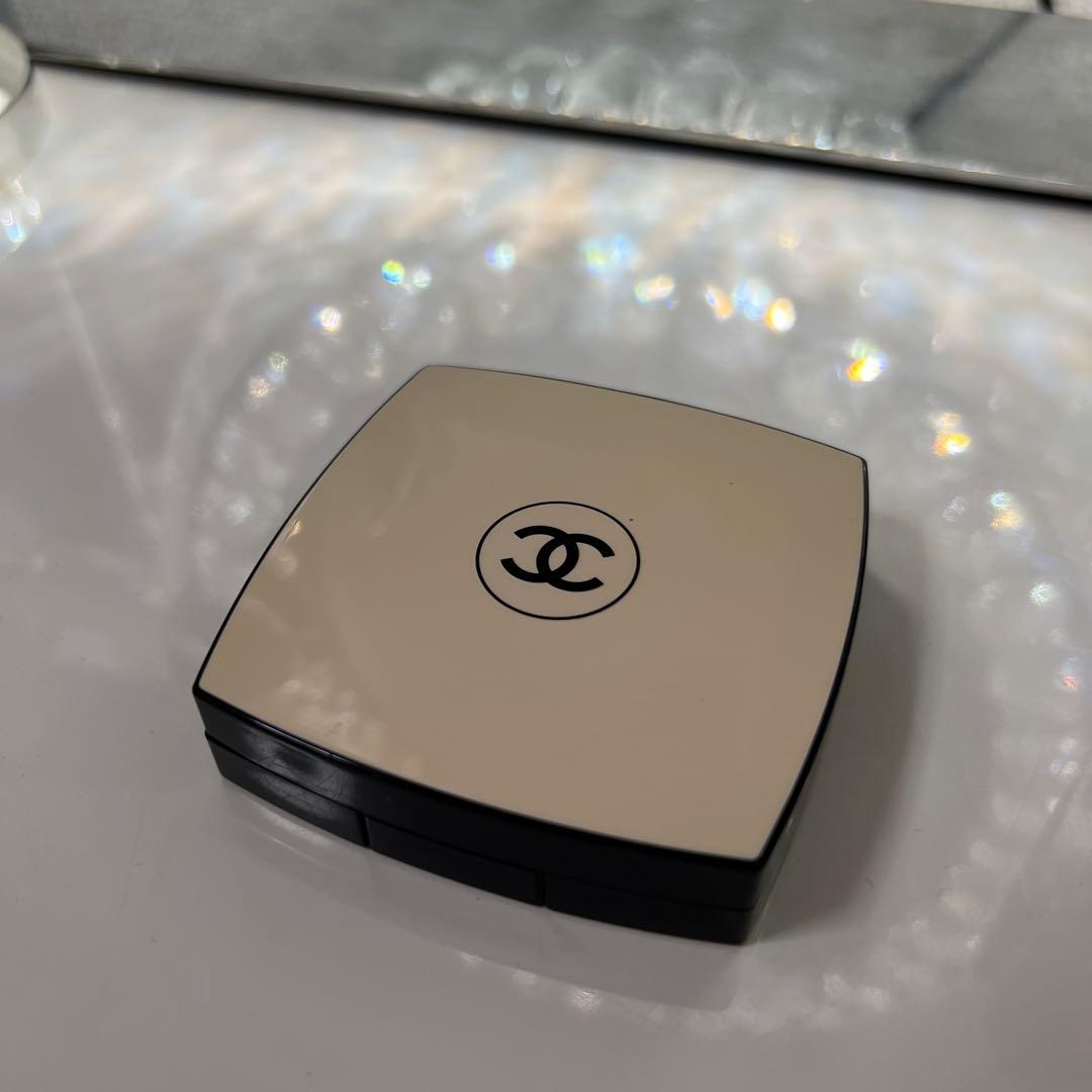 【CHANEL】 美品　レベージュパレットルガールライト ライト