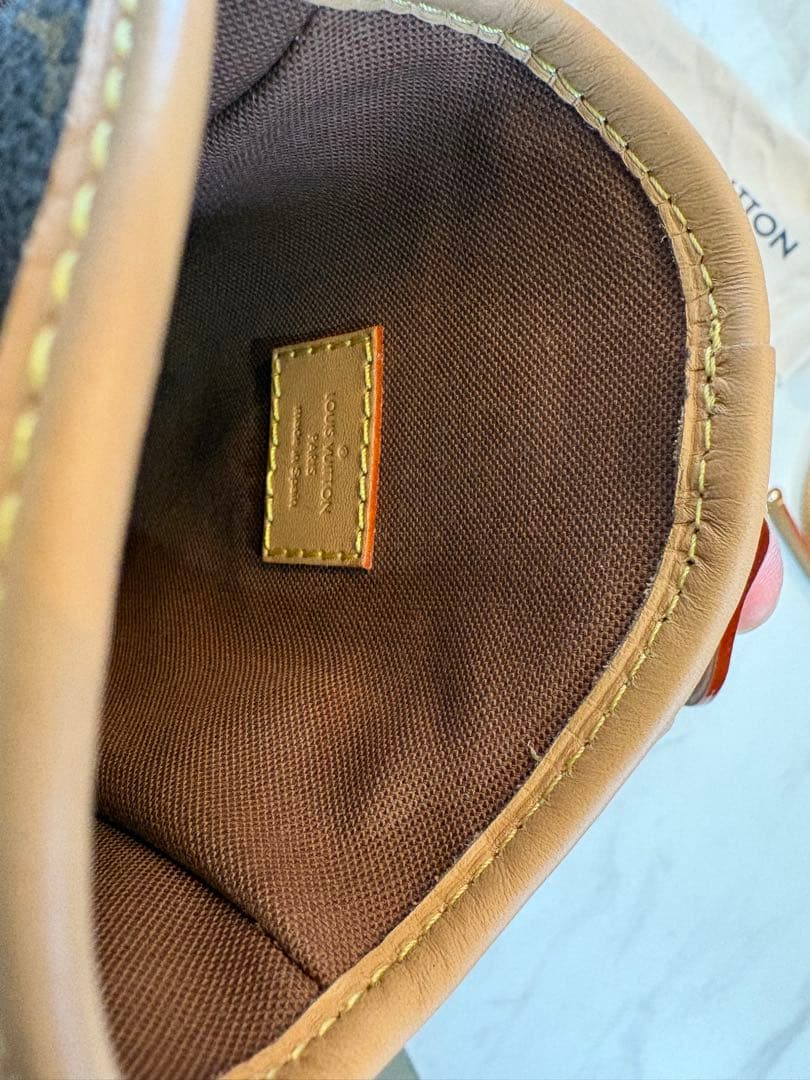 ぴーLouis Vuitton フォールドミーポーチ