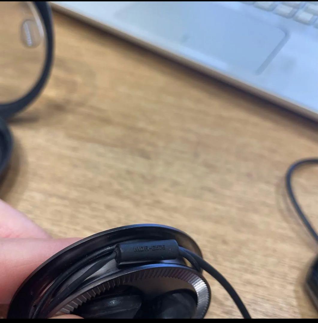 高音質 ソニー イヤホン MDR-E575 巻き取り式ケース付き SONY