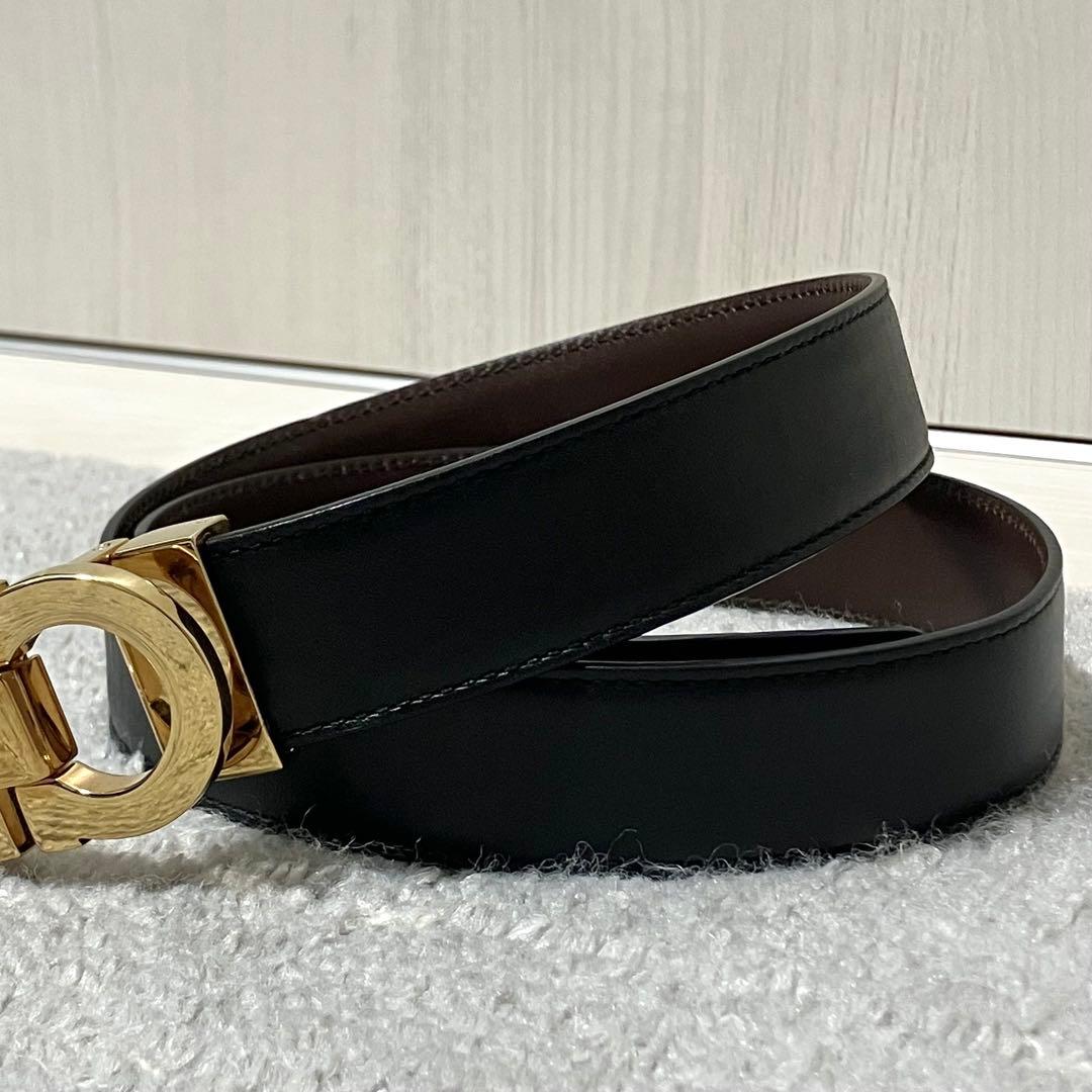 フェラガモ［ガンチーニ］ベルト　ゴールド金具　デカロゴ　レザー　レディース