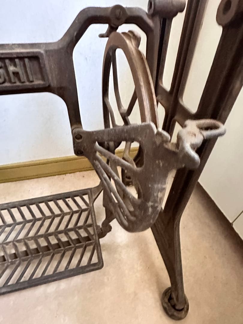 MITSUBISHI 　足踏みミシン台 アンティーク　三菱　ミシン