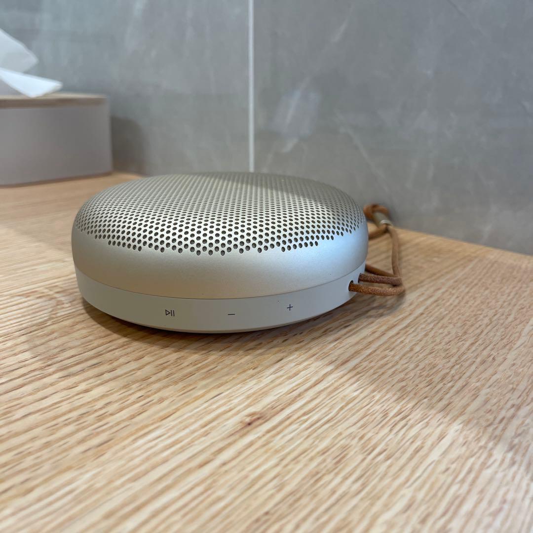 バング&オルフセン　Beosound A1 2nd Gold Tone