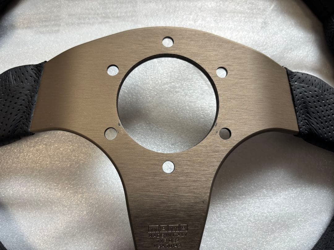 MOMO race レース 320mm