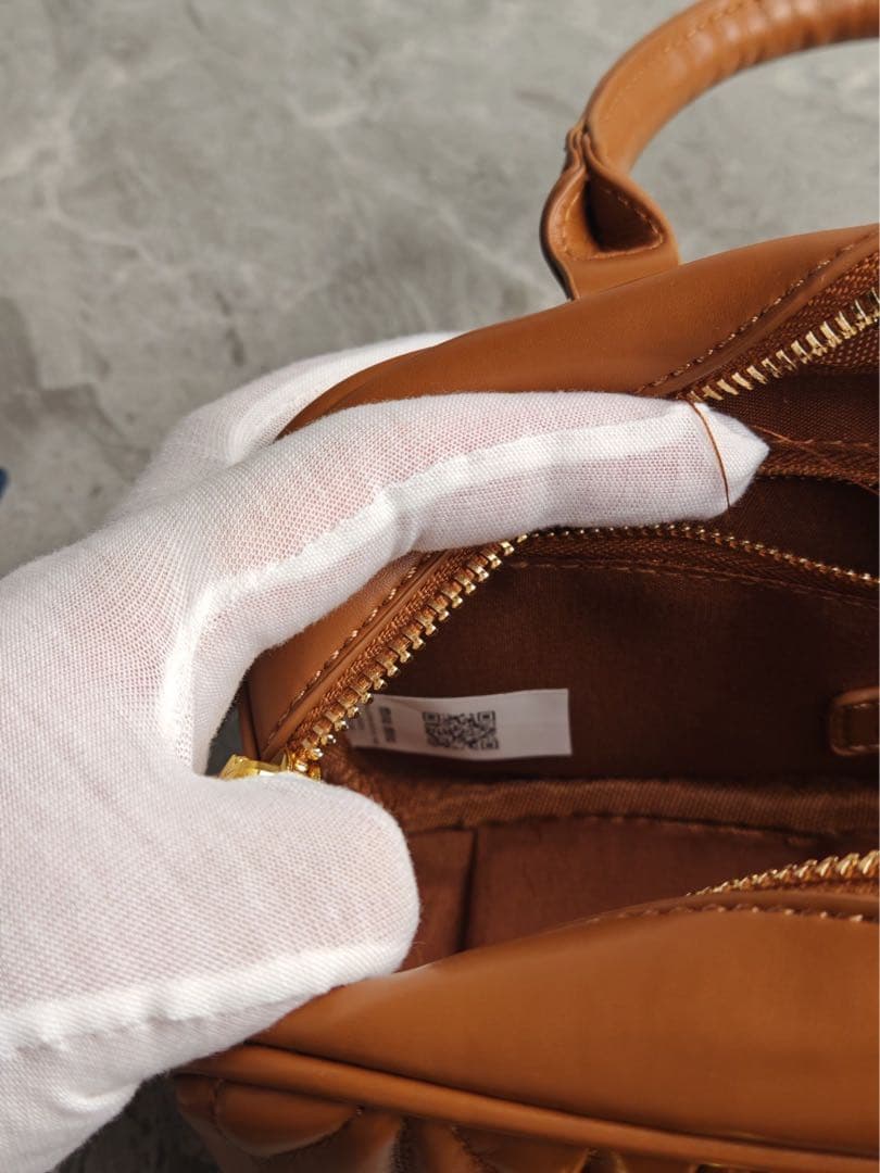 ＊じゅーたん＊miu miu キルティングハンドバッグ ブラウン　美品