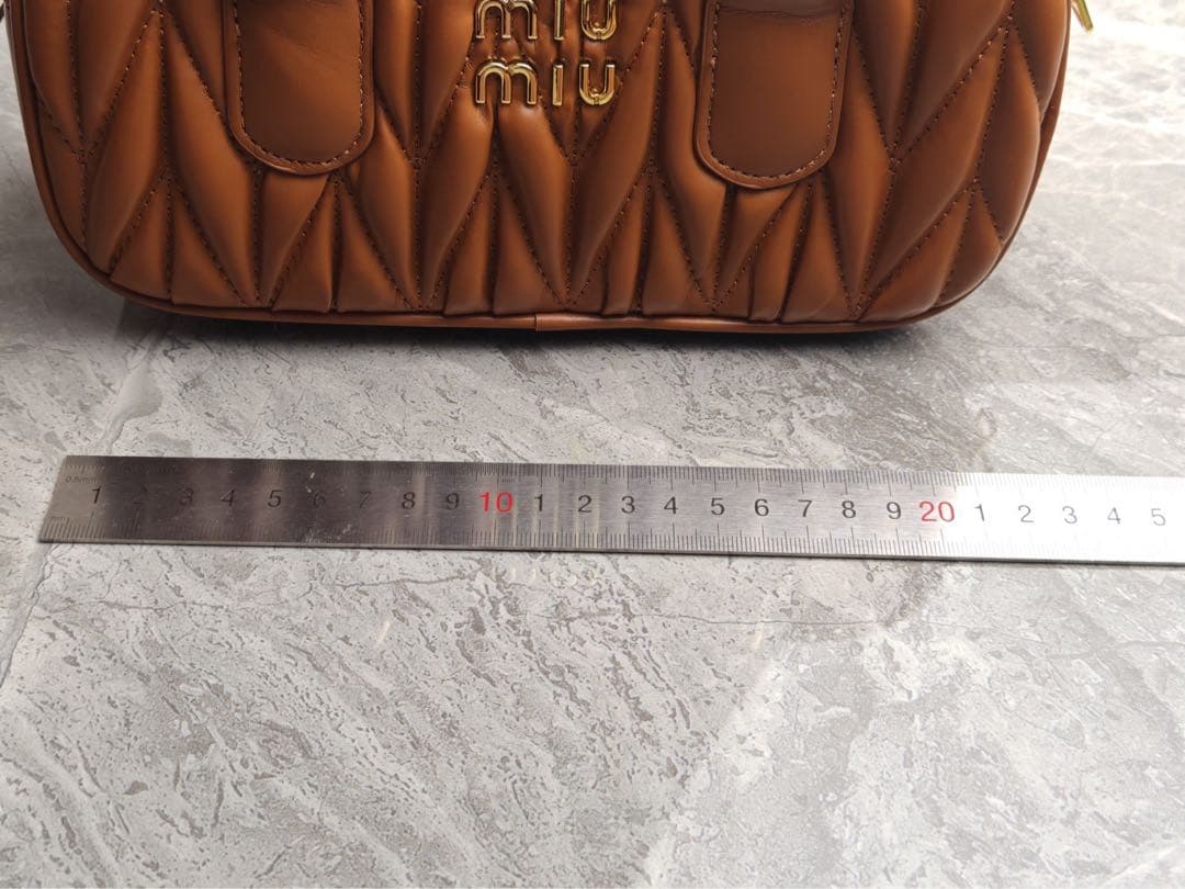 ＊じゅーたん＊miu miu キルティングハンドバッグ ブラウン　美品