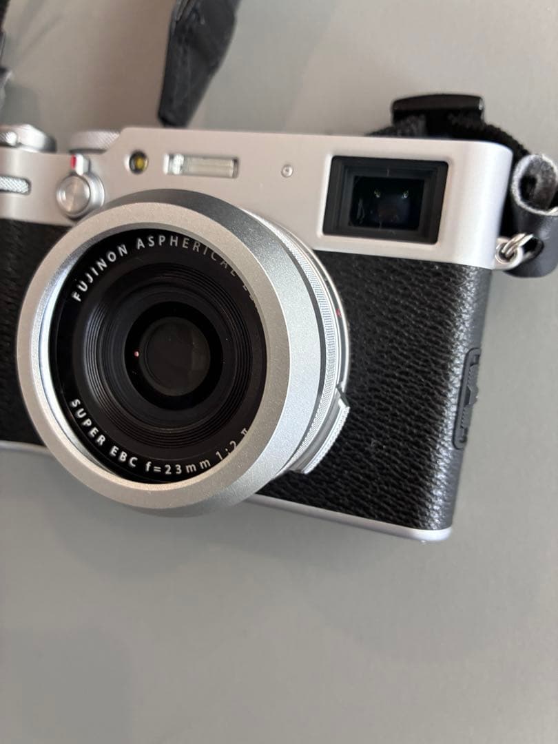 【美品】富士フイルム　X100V シルバー　おまけ複数 ワンオーナー　FUJI