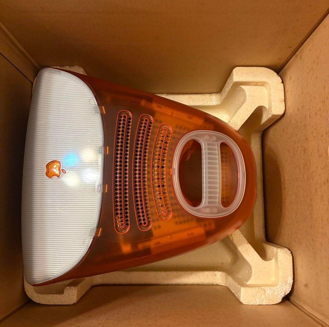 初代 iMac G3 タンジェリン ( Mac OS 8.6)