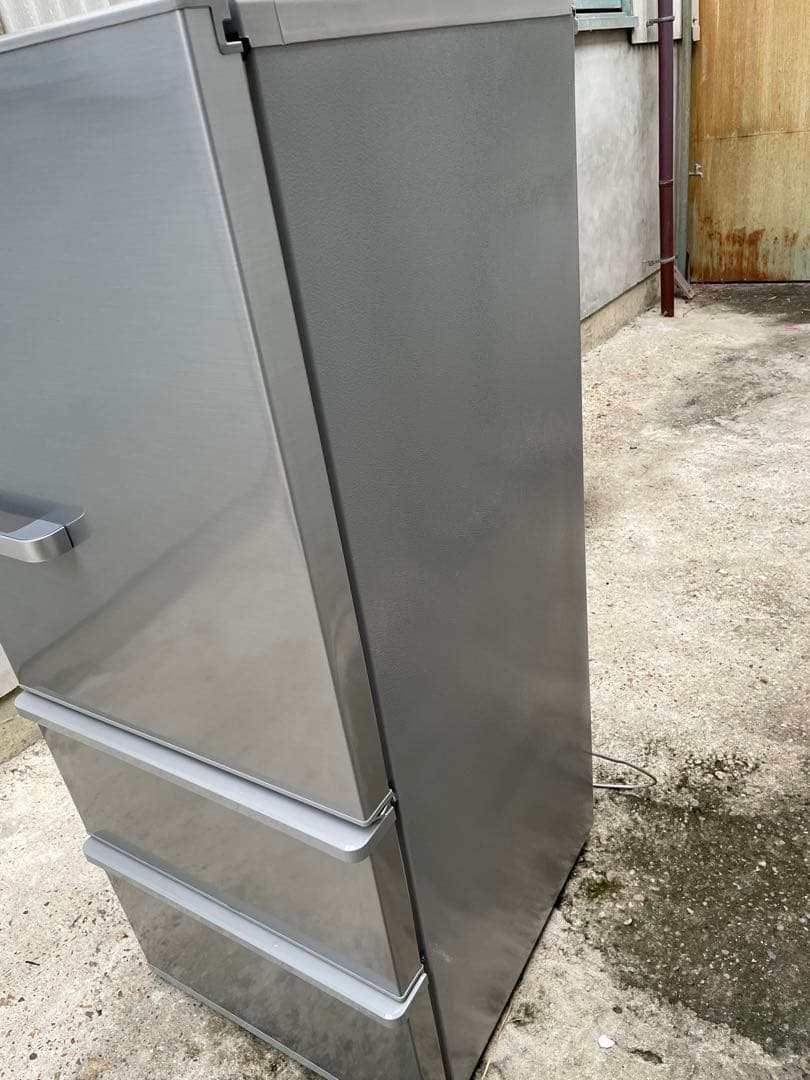 近隣配達可能　美品　AQUA 272 L 3ドア冷蔵庫　AQR-27J