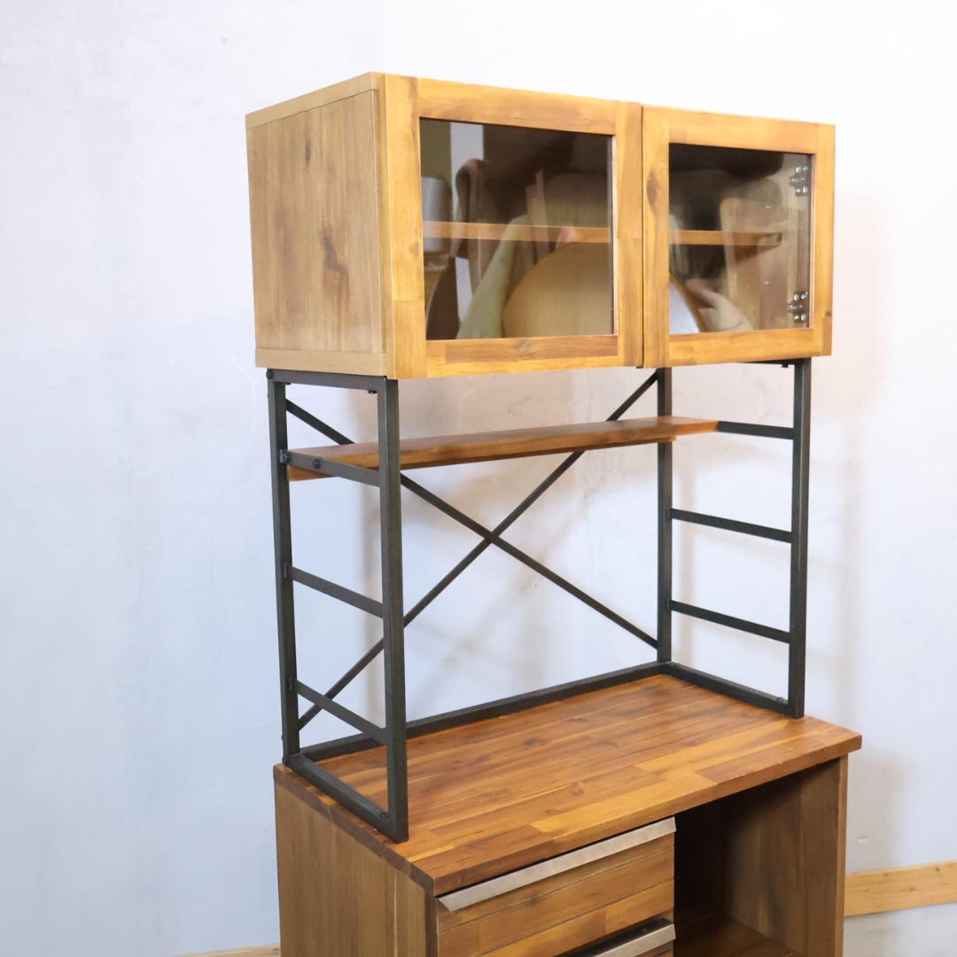 unico ウニコ スウェラ キッチンボード カップボード 食器棚 アカシア材