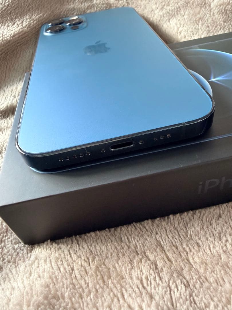 Apple iPhone 12 Pro 256GB バッテリー79%