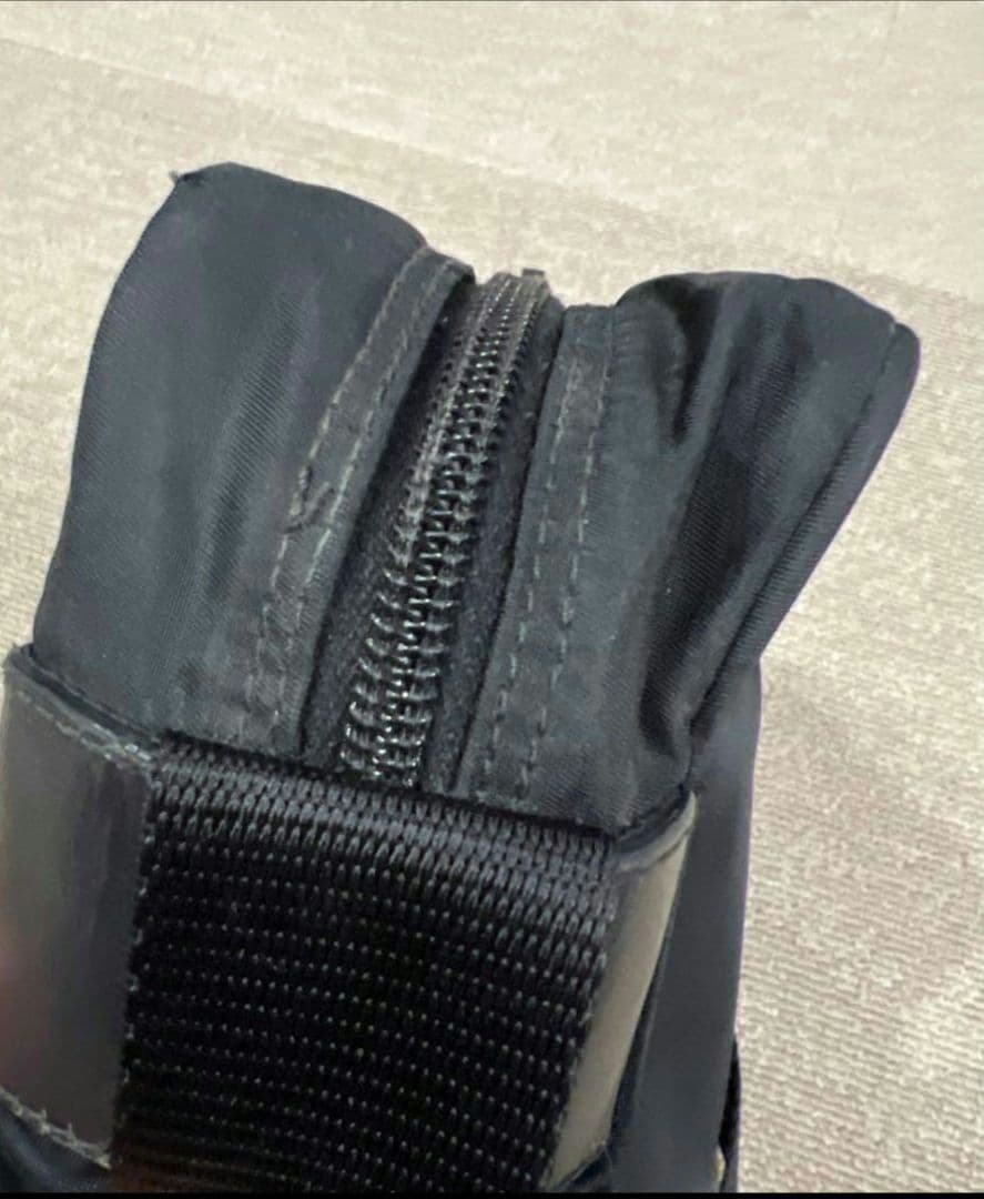 PRADAショルダーバック