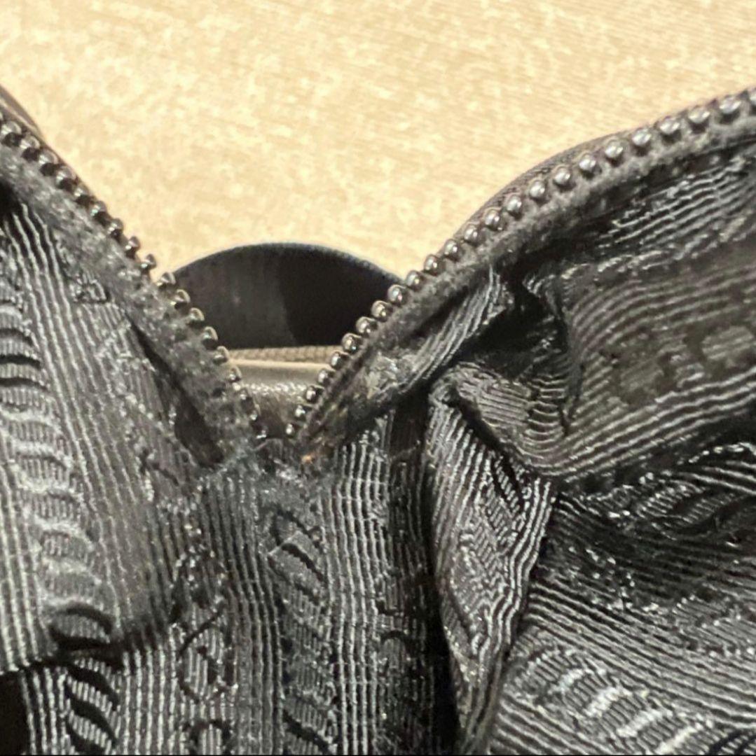 PRADAショルダーバック