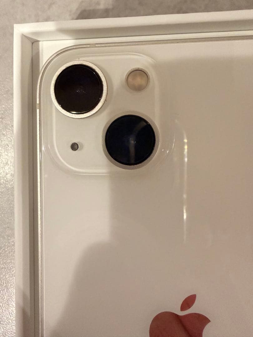 Apple iPhone 13 ホワイト 本体　128GB 美品