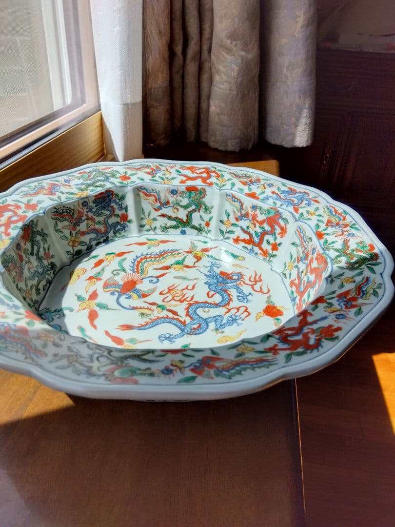 中国陶磁器。５彩。洗面器。