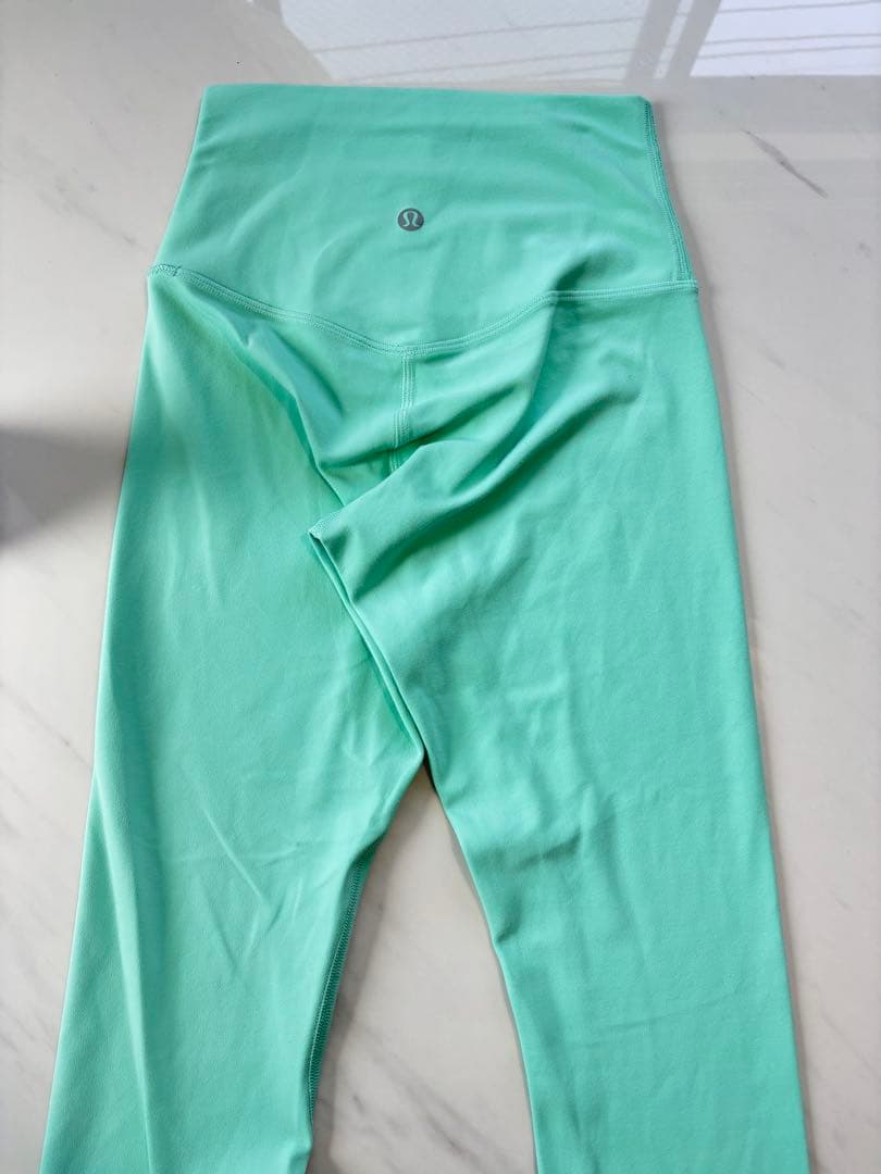 【美品】ルルレモン　align クロップレギンス　XSサイズ