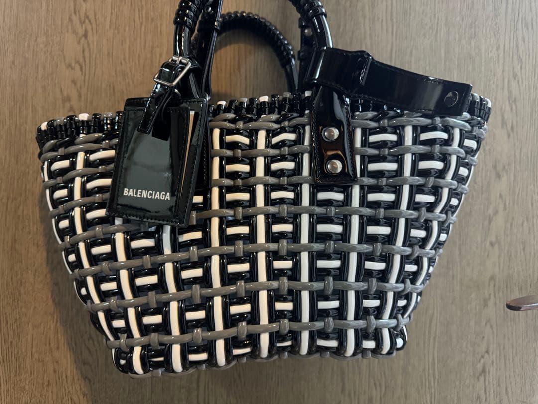 バレンシアガ　ビストロXS ブラックxグレーxホワイト