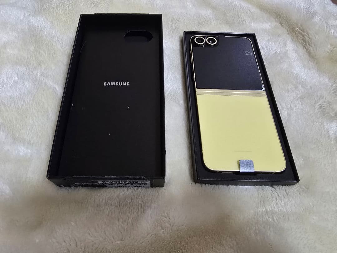 スマートフォン本体 Samsung Galaxy Z Flip6 YELLOW