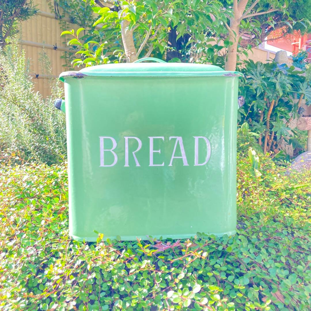 希少✧イギリスアンティーク　かわいいミントグリーンBREADホウロウ缶˚✧₊⁎✧