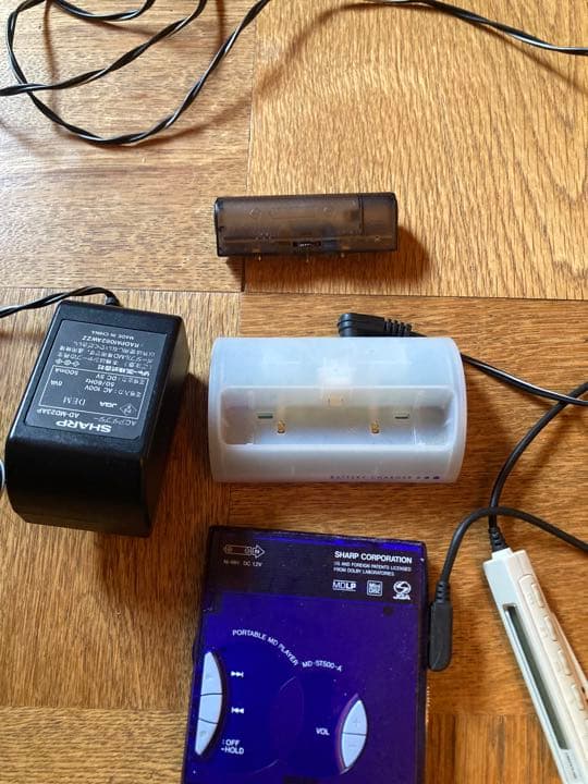 MDプレイヤー　シャープ製　おまけで8枚のディスク付き