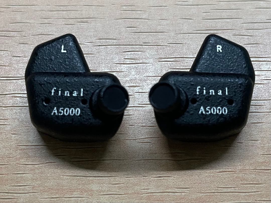 final A5000 イヤホン