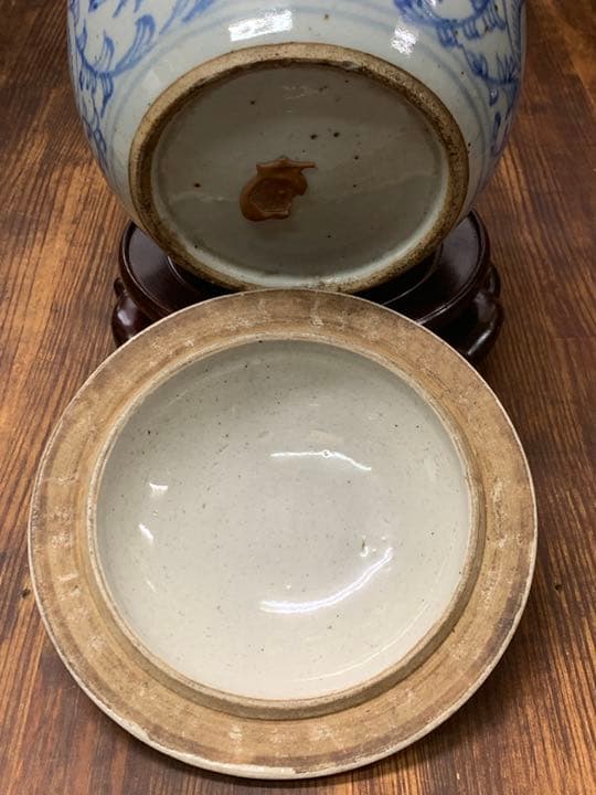 シノワズリ　十九世紀　中国清朝　中期 草花紋 染付 耳付 蓋付き　水指