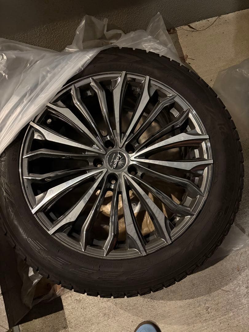 20インチ スタッドレスタイヤ４本セット(ホイール付き)