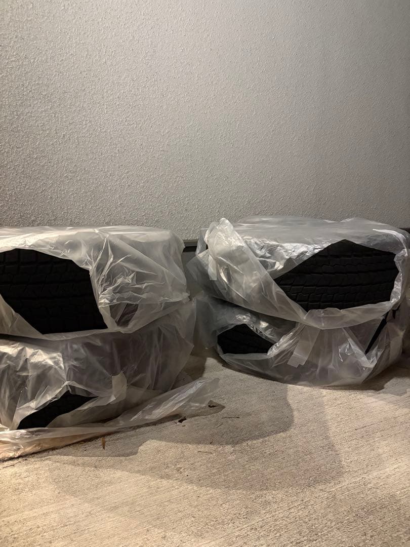 20インチ スタッドレスタイヤ４本セット(ホイール付き)