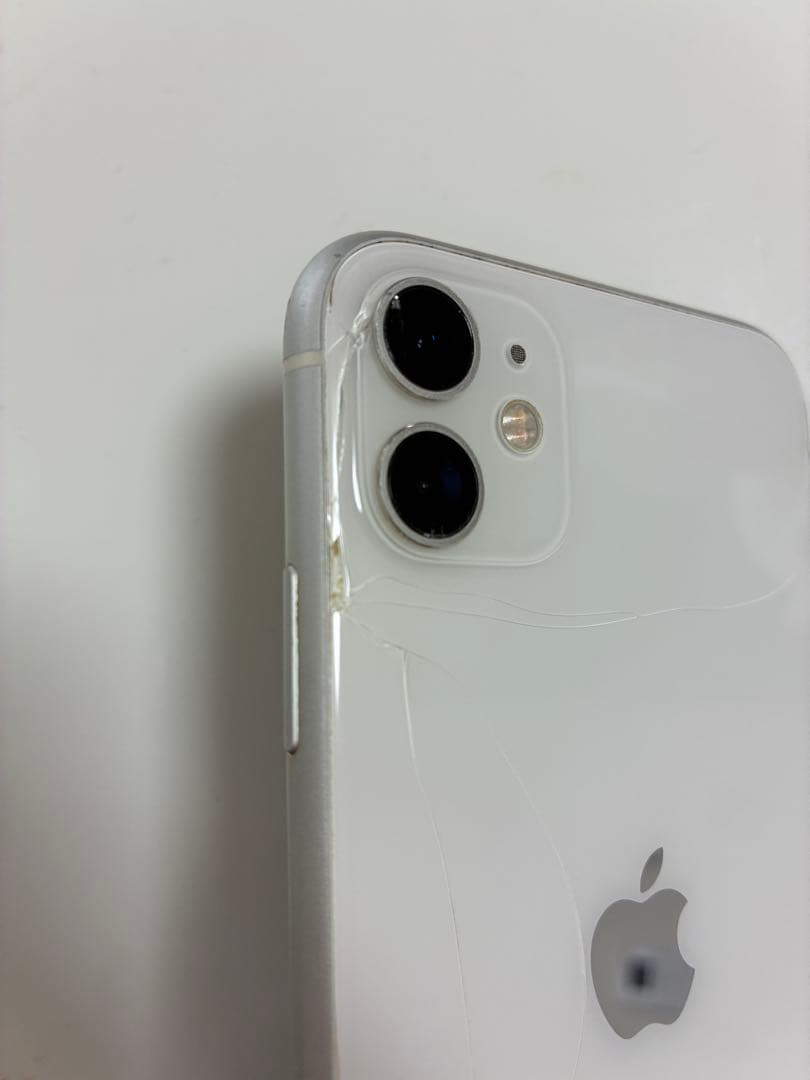 iPhone11 128g ホワイト　SIMフリー