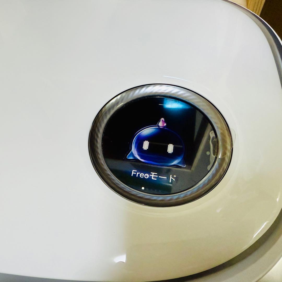 Narwal Freoロボット掃除機 本体 + ステーション