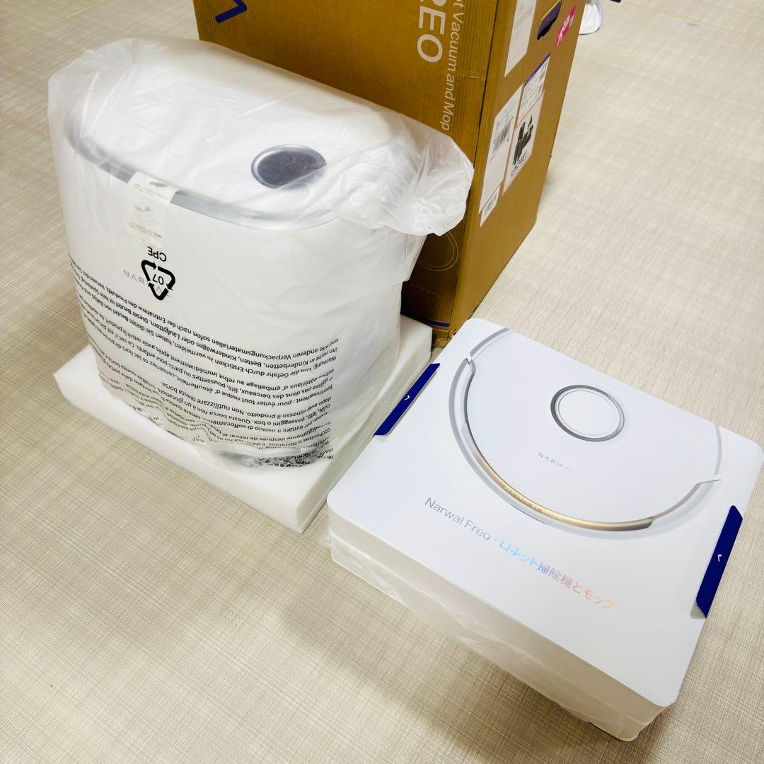Narwal Freoロボット掃除機 本体 + ステーション