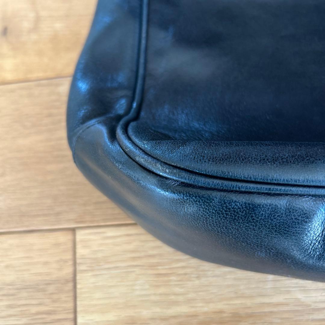 CHANEL 黒 レザー バッグ CCロゴ