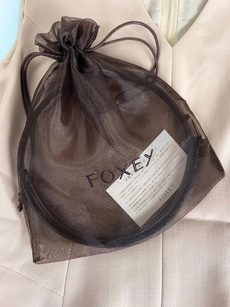 『未使用品』FOXEY フォクシー　ノースリーブ　ワンピース　レザーベルト付き