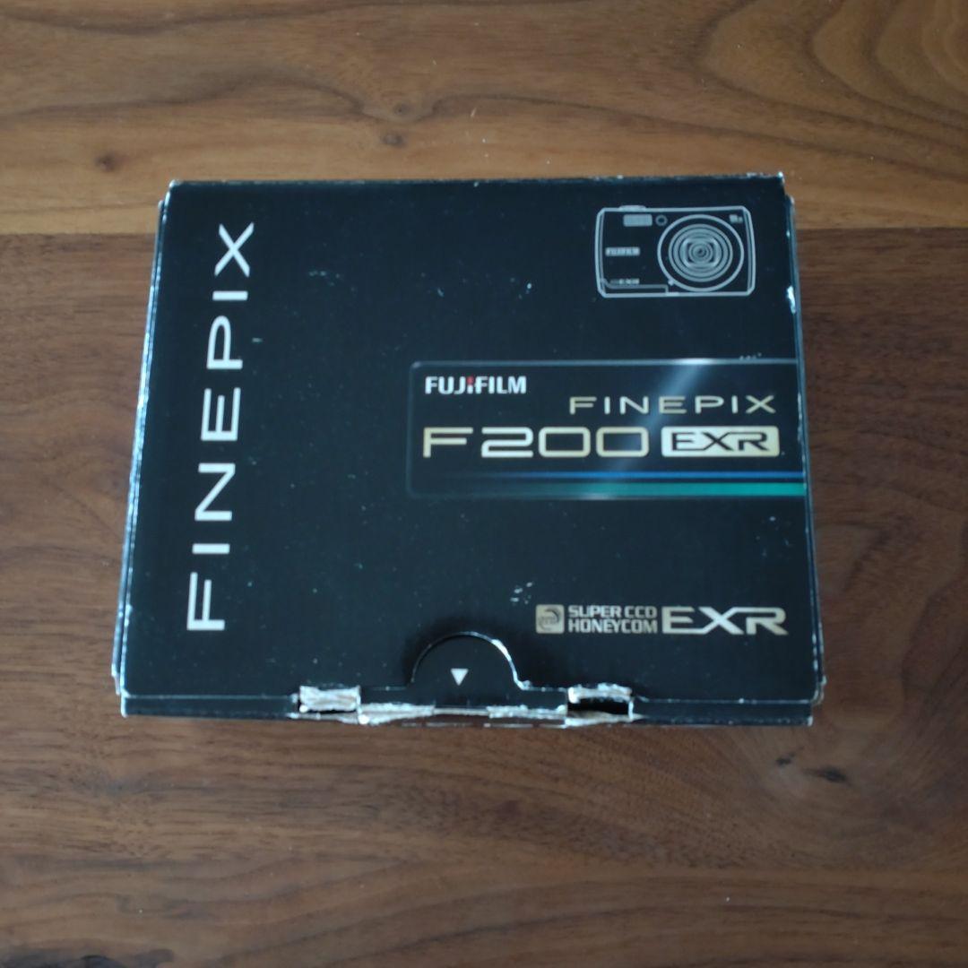 デジタルカメラ　富士フイルムFINEPIX F200EXR