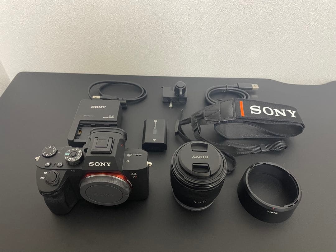デジタルカメラ Sony A7R iii + FE 1.8 50mm Lens