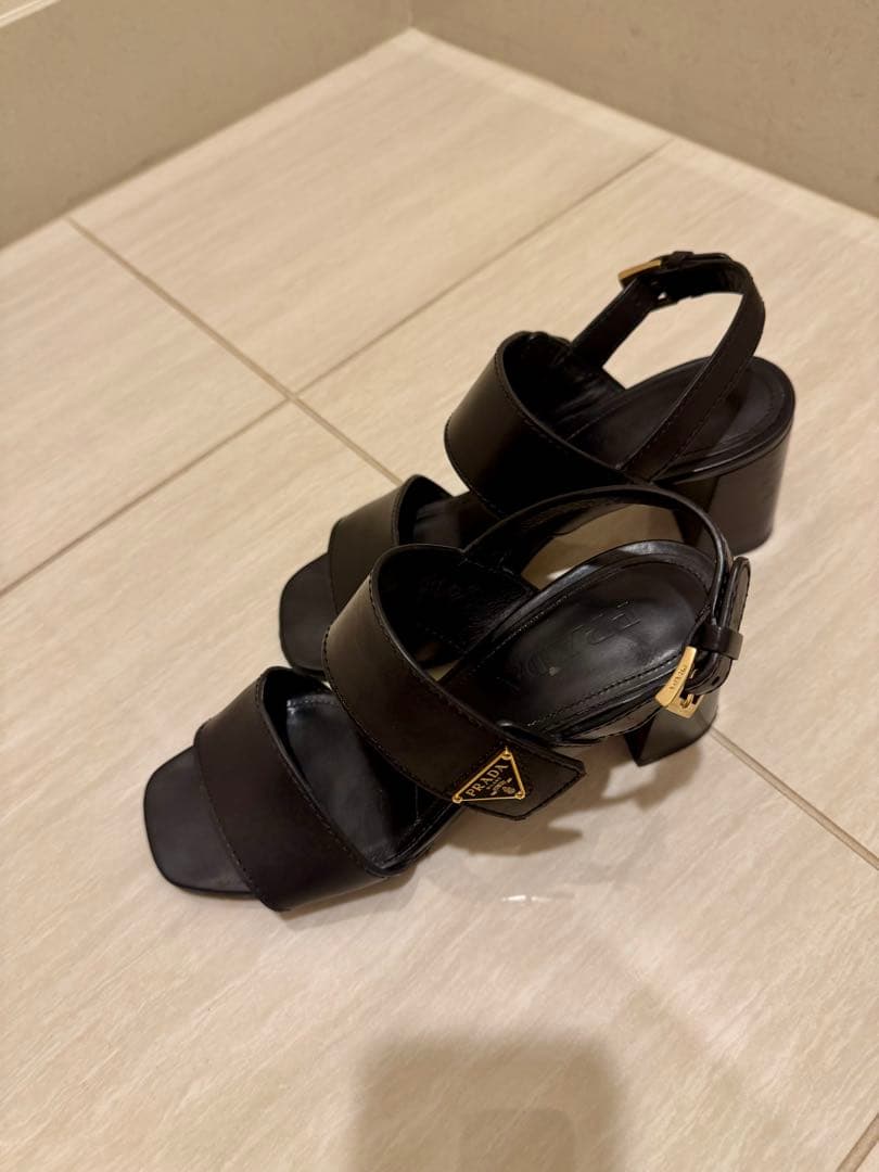 PRADA ブラック ヒールサンダル 37.5 / 24cm