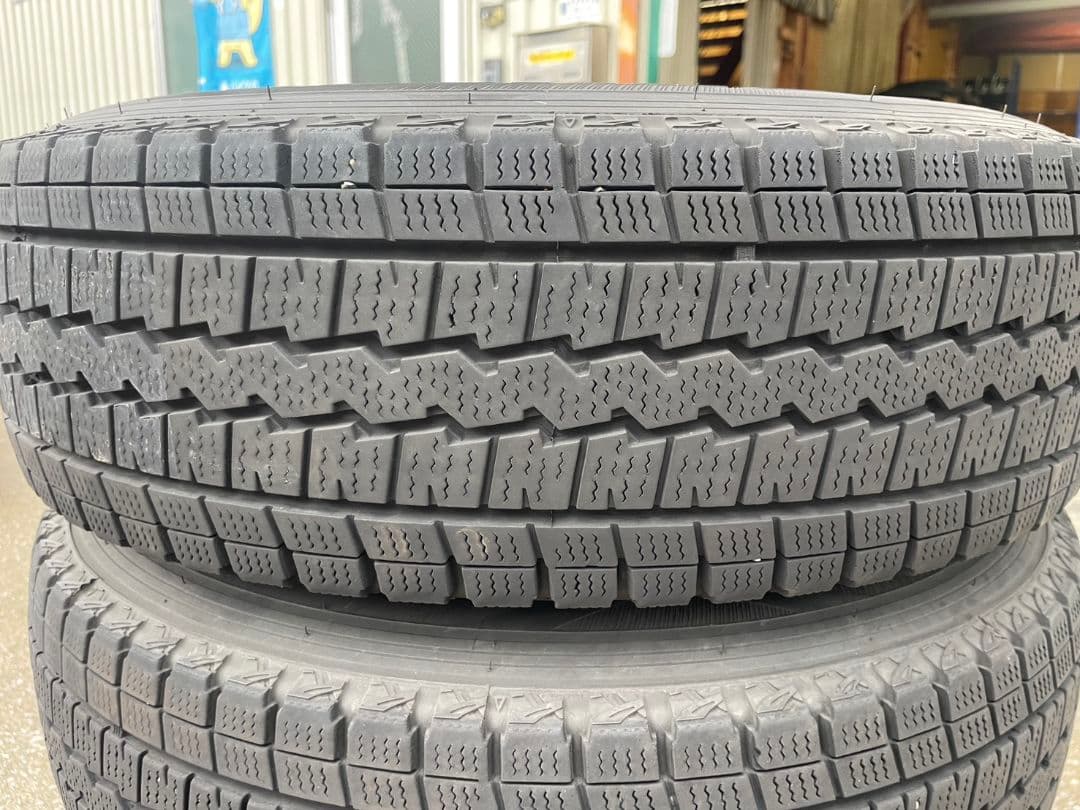 200系ハイエース　195/80R15 スタッドレスセット