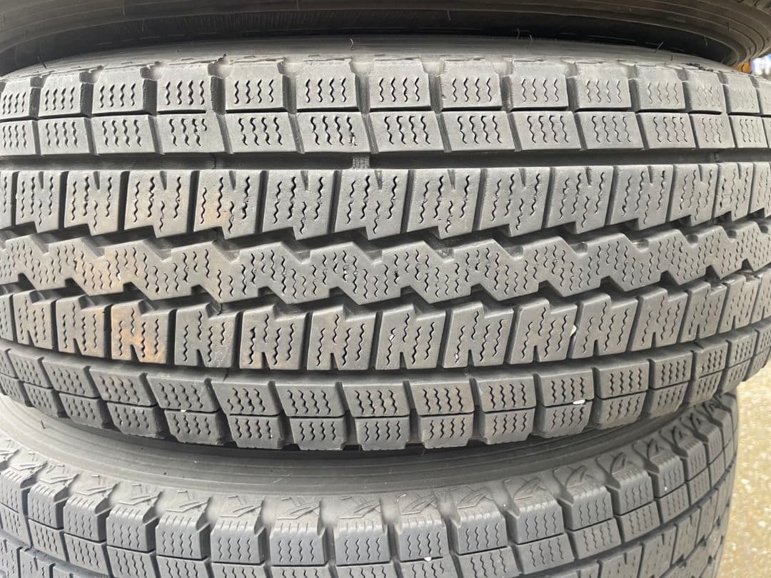 200系ハイエース　195/80R15 スタッドレスセット