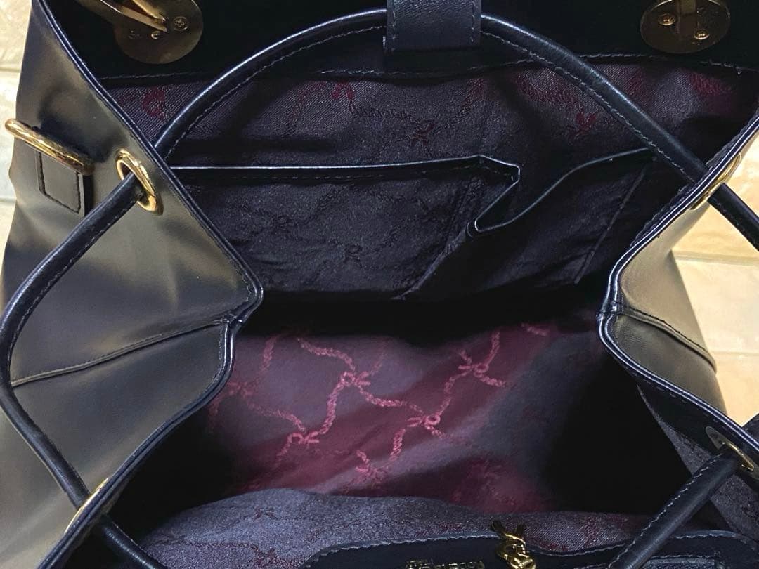 未使用 ロベルタディカメリーノ ワンショルダーバッグ 巾着 レザー 本革 バケツ