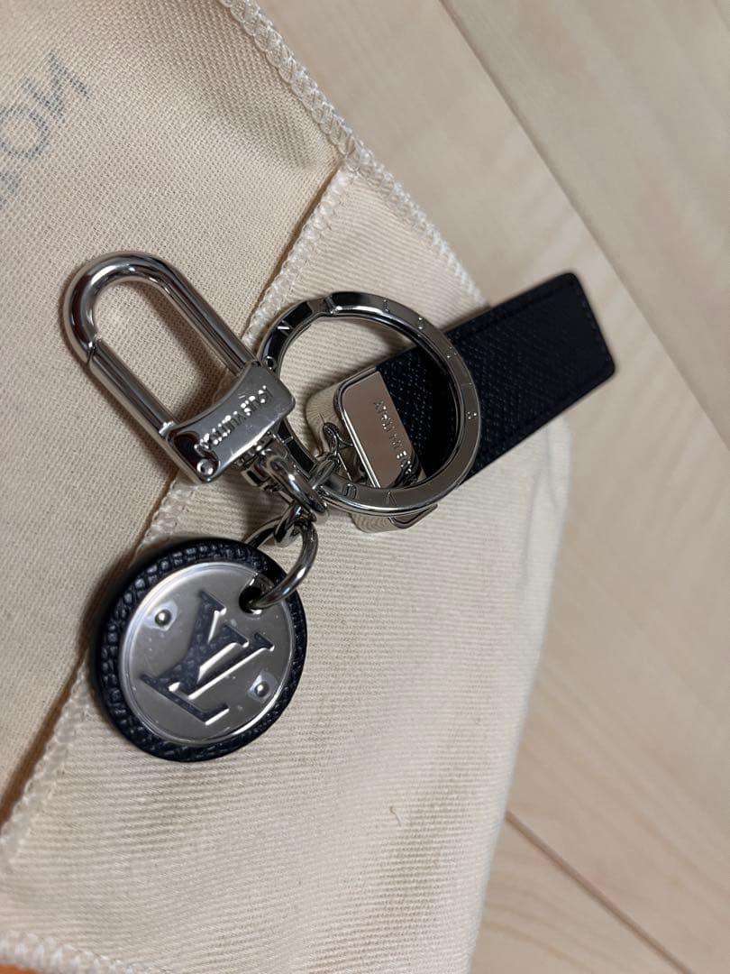 ルイヴィトン　キーリング　ポルトクレ　ネオL Vクラブ サナ