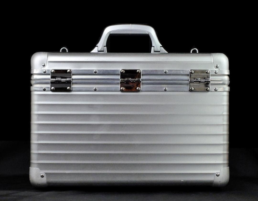 リモワ 940.31『Lufthansa』アルミTSA パイロットケース 29L