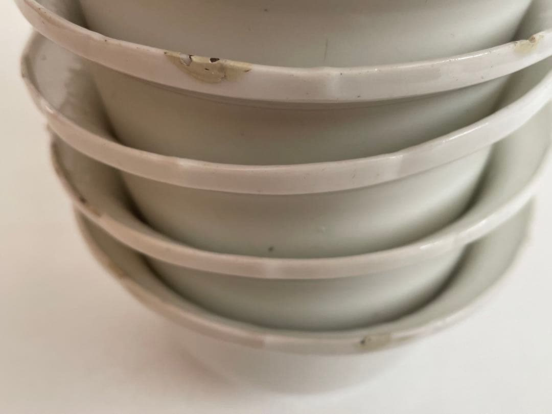 白磁陽刻向付、蕎麦猪口