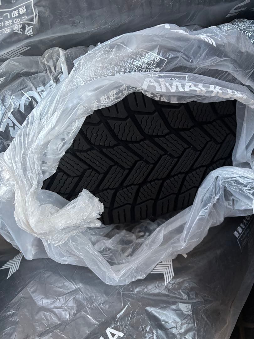 ミシュランスタッドレスタイヤ 2021年製4本　235.60.R18