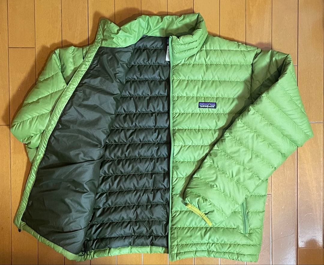 Patagonia ライトグリーン ダウンジャケット